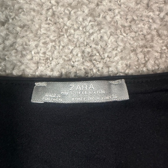 Like new black double layered Zara sleeveless scoop neck tank size large - Picture 2 of 4